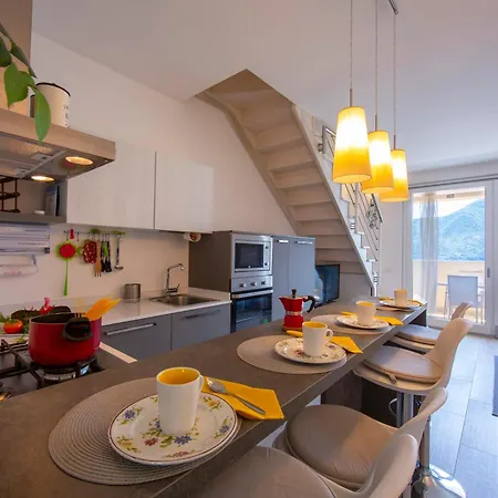 Modern Ulivi Apartment Mezzegra