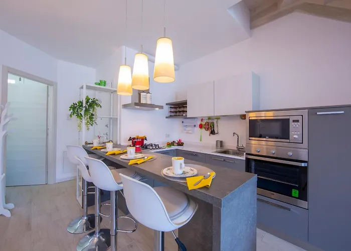 Modern Ulivi Apartment