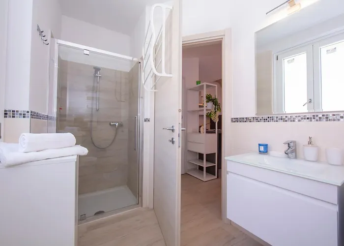 Modern Ulivi Apartment *